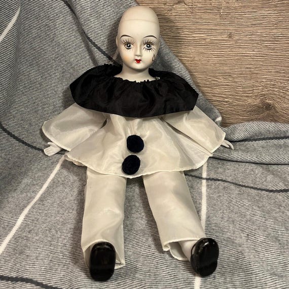 * antique doll ୨୧ ストローハットの ペグドールさん Vintage Tall Porcelain Doll 22