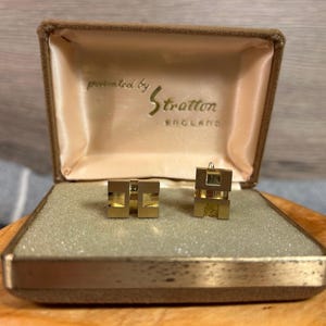 Vintage Mid Century Stratton England Retro Sculptural Brushed Gold Tone Cufflinks PAT L144.883 in Original Old School Presentation Box