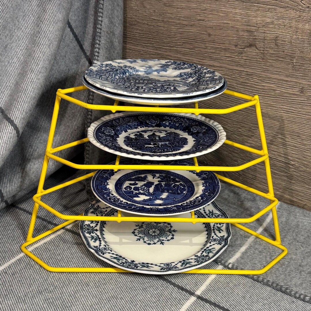 Pottery Plate Rack Vintage Set of 5 Plates & Bight Yellow Plastic Coated Plate Rack Holder ...
