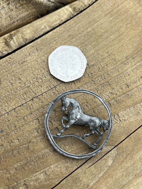 Vintage Silver Tone Pewter Round Circle Horse Pin… - image 3