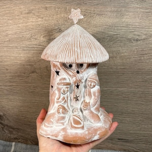 Belén de terracota con acabado envejecido blanqueado de estilo vintage / Decoración festiva de cerámica de terracota / Conjunto de belén navideño