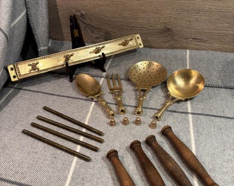 ヴィンテージ真鍮と木製ハンドルの壁掛けレールバー用品4点セット ヴィンテージ真鍮＆木製ハンドル壁掛けレールバー用品4点セット