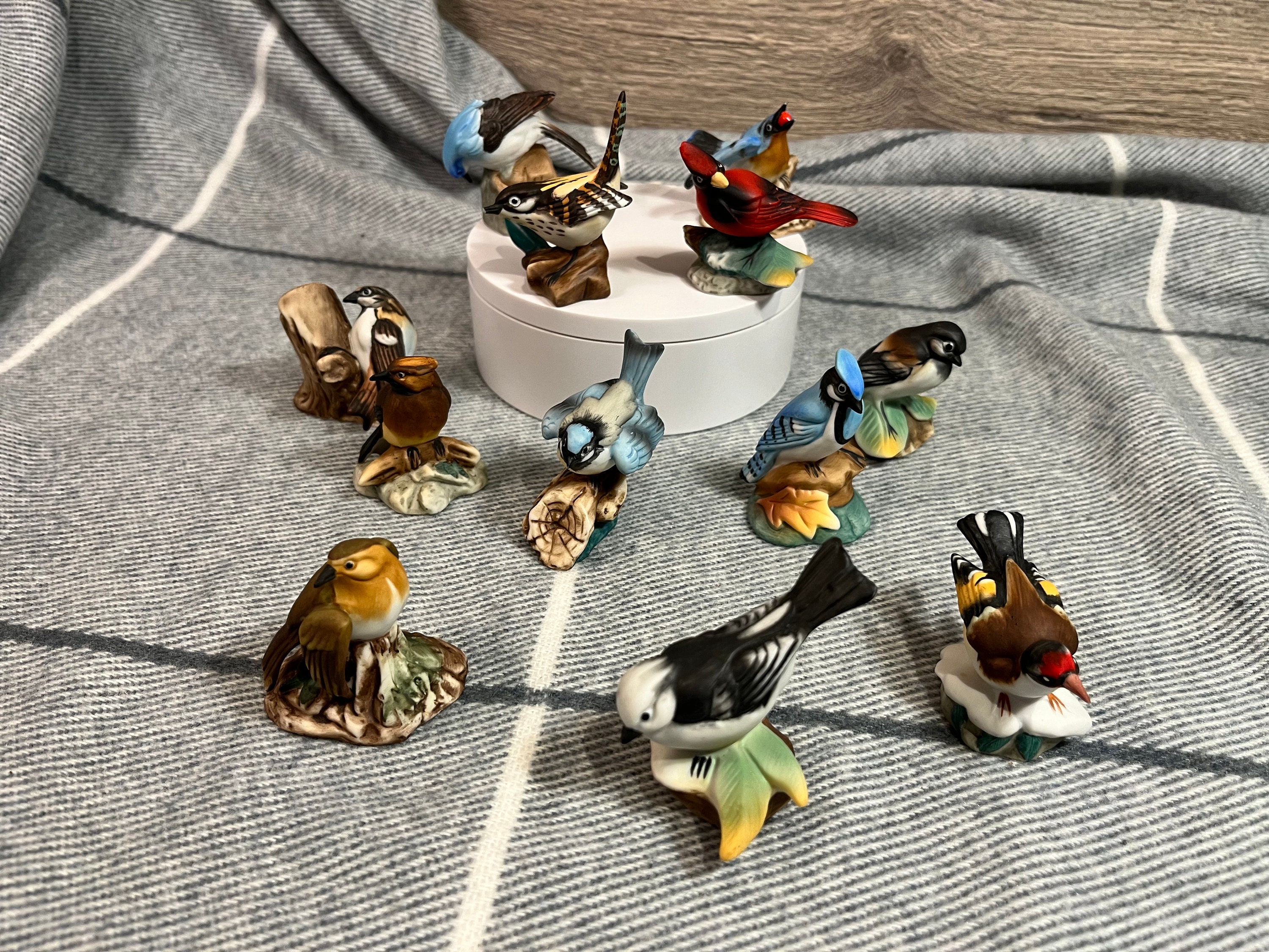 Vintage 1982 F.P. Korea Art Porcelain Pottery Exotic Bird