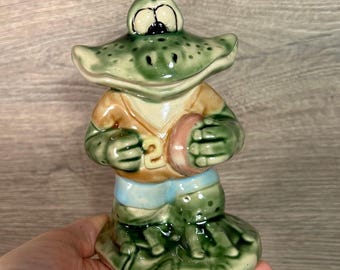 【mkuさま】vintage figure ୨୧ グリーンの瞳のブタさん Vintage Studio Art Pottery Collectible Glazed Green Sportsman