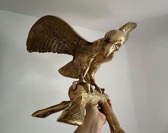 年代物 6.7kgの鷹さん(鷲さん)antique hawk or eagle Vintage 4.7kg Solid Brass Large Heavy Bird of Prey Perched on Log