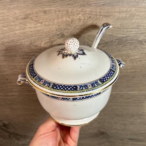 Vintage c1920 Booths Silicon China Sauce Tureen with Matching Small Ladle | 20s English Tableware Collectible | Pottery Kitchenalia Antiques