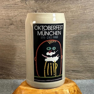 Vintage 1988 München Oktoberfest Bierkrug Grafik by T.Piskorski | Traditionelles Barzubehör aus Deutschland