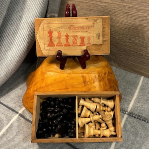Vintage Chessmen Staunton Pattern S.W.H London Chess 32 Piece Complete Set | Hand Crafted Slide Lid Wooden Box | Old Board Game Collectibles