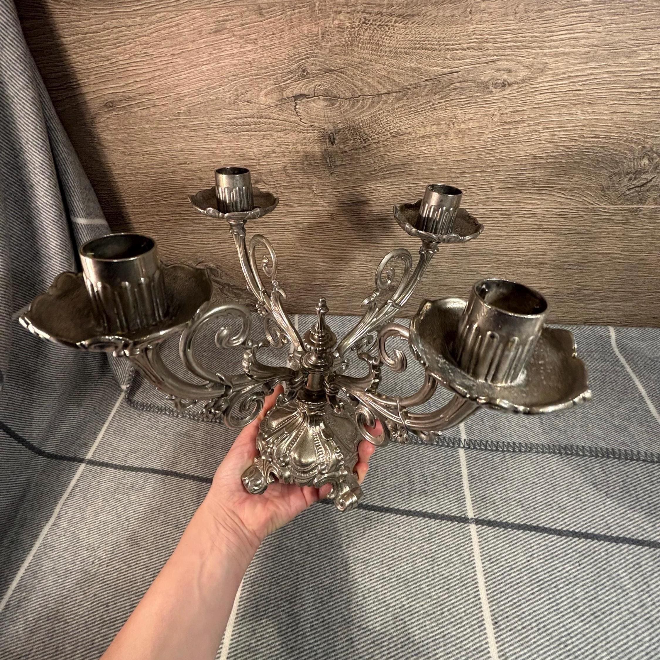 MichaelNoll Bougeoir à 5 bras en aluminium argenté Raw – Grand chandelier sur plateau – Décoration moderne pour le salon – XL 31 x 31 x 44 cm