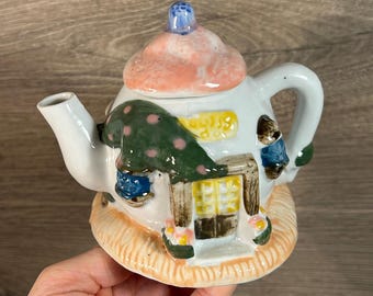 Tetera redonda pequeña decorativa vintage / Adornos, estatuas y accesorios para la decoración del hogar