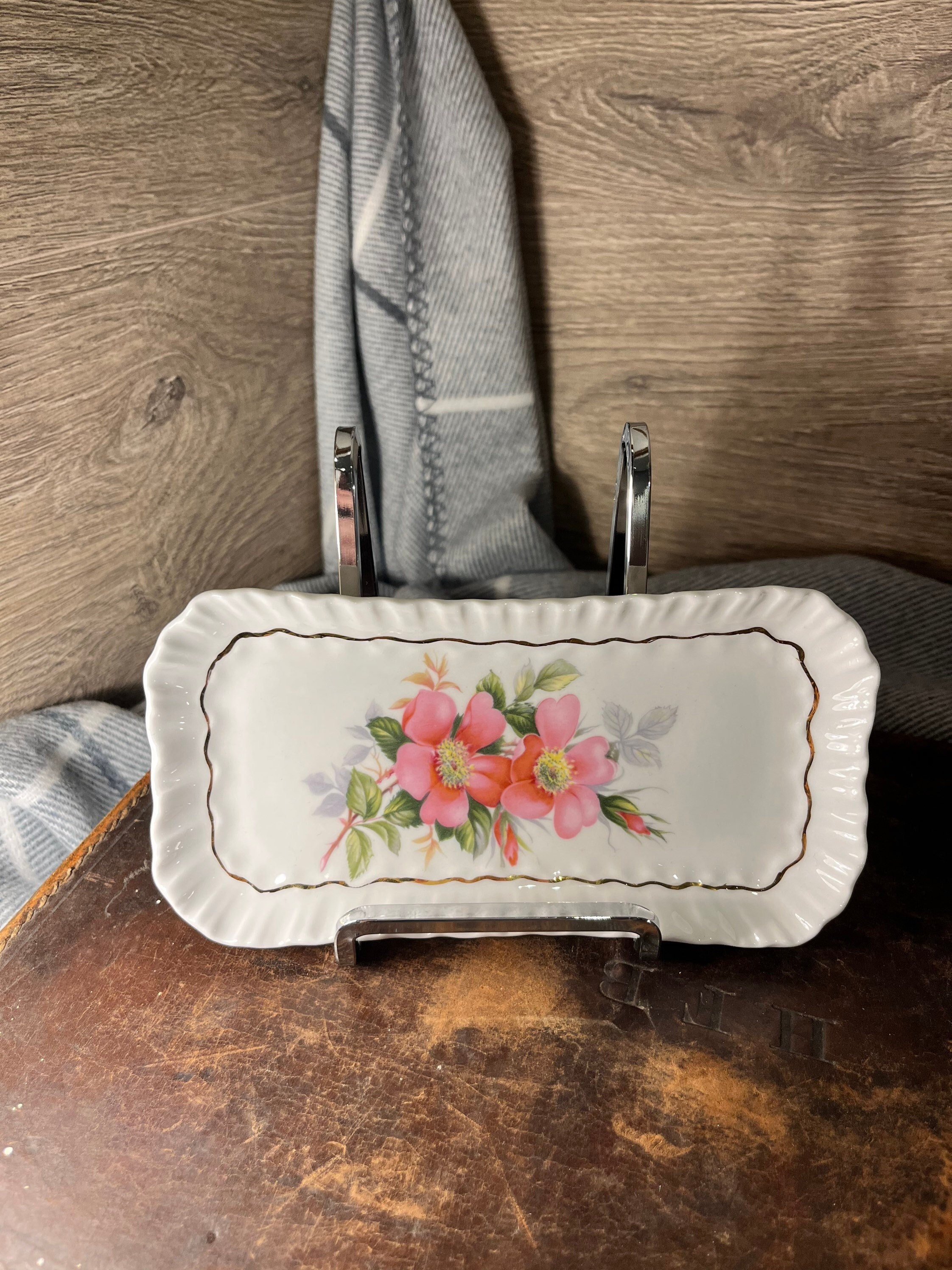 Vintage 1970s Royal Adderley Fine Bone China Prairie Rose Kanadische Provinzial Blumen Trinket Tablett