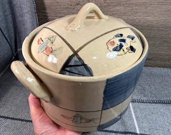 Olla de barro con tapa con diseño de pez primitivo rústico de cerámica de estudio pintada a mano vintage / OOAK Coleccionable Náutico y costero Kitchenalia