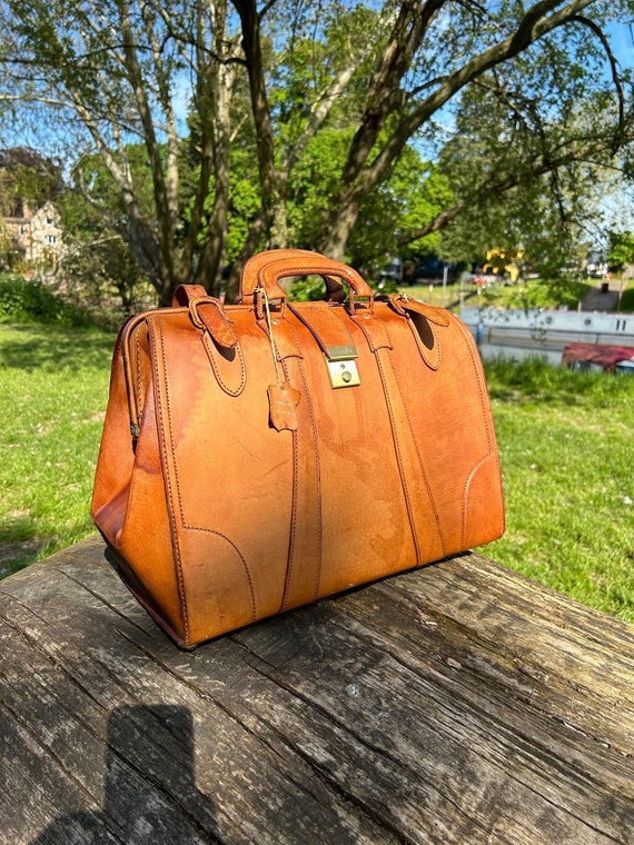 Vintage Genuine Tan Leather Gladstone Doctor's Bag Retro 