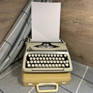 Máquina de escribir portátil manual vintage SCM Smith Corona Calypso beige crema con estuche rígido / Dispositivo de escritura mecánico pesado de la vieja escuela operado a mano