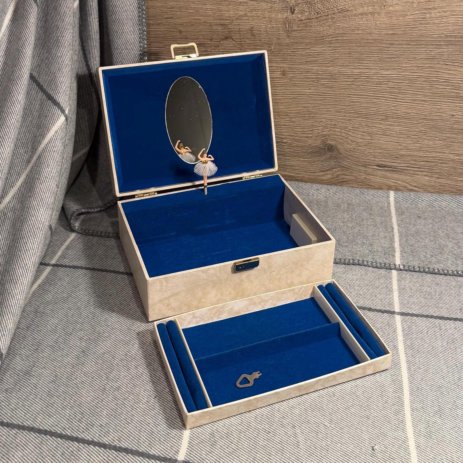 Vintage Sankyo Musical Jewellery Box - Etsy