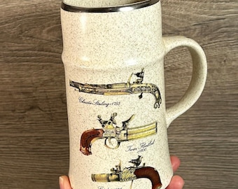 Boccale decorativo vintage Palissy England con motivo a pistola del gruppo Royal Worcester - Danneggiato