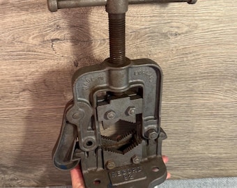 Vintage 3.5kg Record No 92 Bench Pipe Heavy Solid Vice Made In England | Retro Secure Hold Pipe and Tubing Tools | Solid Workshop Apparatus