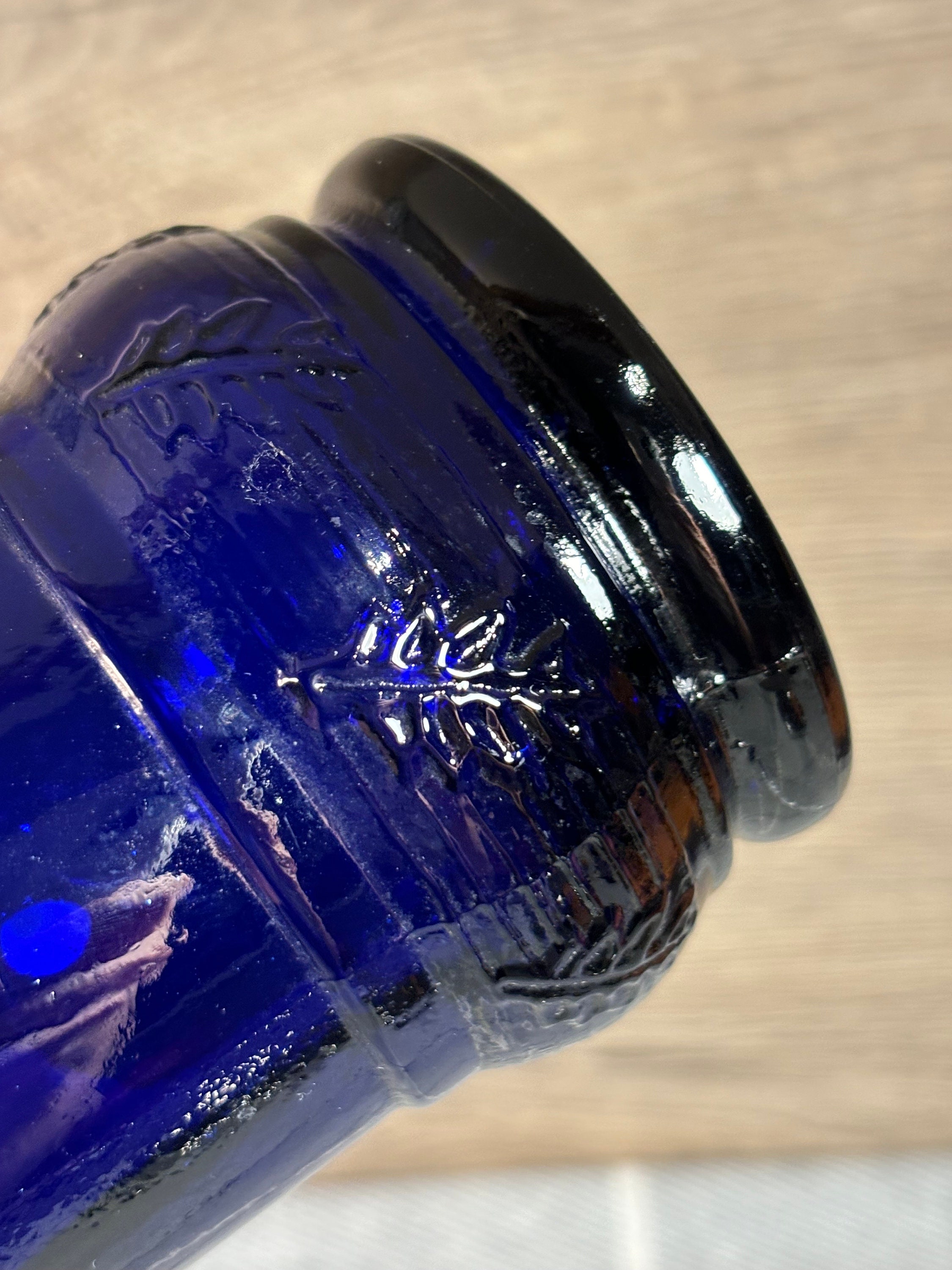 ヴィンテージ ダークコバルトブルー エンボス加工 リーフ モチーフ