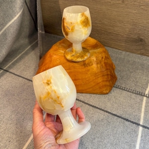 Dos copas vintage de alabastro, mármol y ónix / Copas de vino retro / Pisapapeles versátil para oficina / Portacerillas MCM / Objetos de colección de roca natural