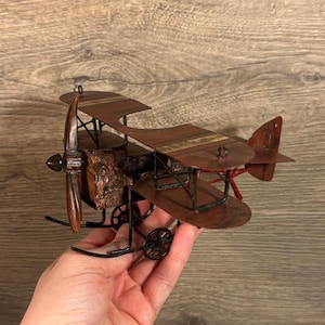 ヴィンテージブリキ製金属プロペラ軽量小型複葉機 | 古い航空記念品