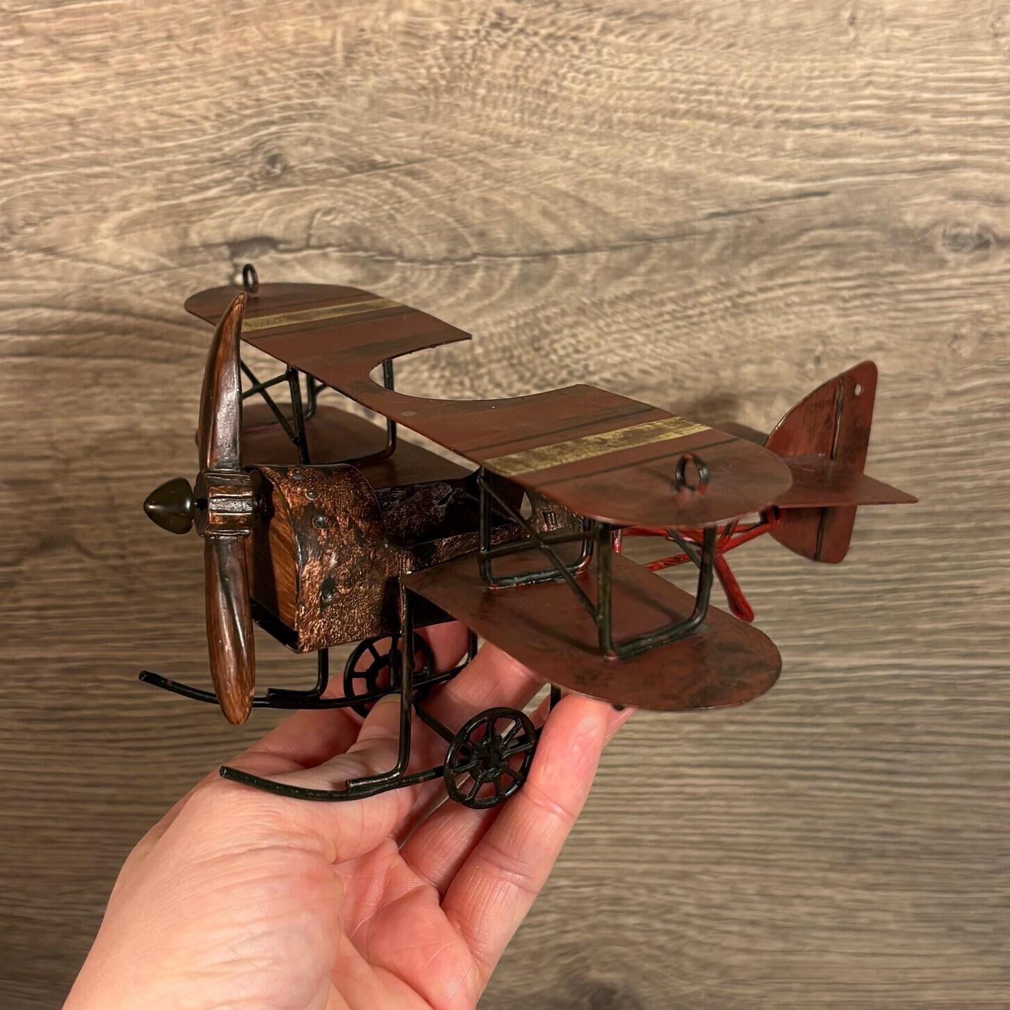 ヴィンテージブリキ製金属プロペラ軽量小型複葉機 | 古い航空記念品