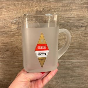 Vintage Walter and Albert Gilbey Ltd vierkante zware glazen traditionele pubkan | W & A Gilbey's London Dry Gin Tipple Retro reclamekan
