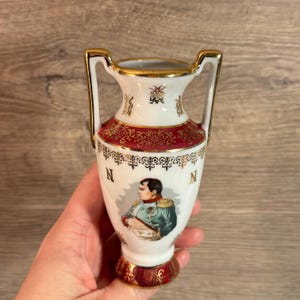 Vintage Napoleon & vergoldete Bienenporzellan De Luxe Frankreich Twin Dekorativer Griff Hohe Petite Vase | Französischer General und Staatsmann Sammlerstücke
