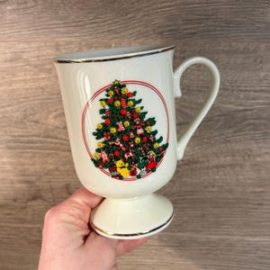 Vintage CCCC Footed Retro Traditional Elegant Christmas Tree Mug | Xmas Collectible Kitchenalia | Festive Home Decor & Kitchen Drinkware