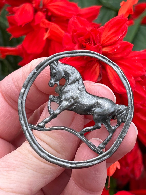 Vintage Silver Tone Pewter Round Circle Horse Pin… - image 4