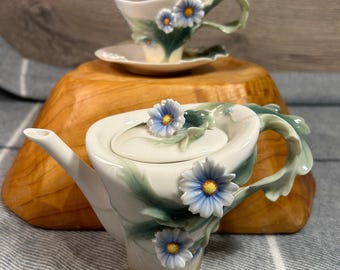 Preloved Collectible Franz Porcelain Collection Blue Daisy Design Small Leaf Handle Sculptured Teapot FZ00814 and Small Cup & Saucer FZ00772