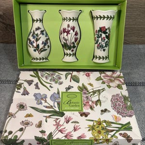 Preloved Botanic Garden 3er Set Mini-Vasen | Susan Williams Floristin, Botanikerin & Gärtnerin Kleine Vase| Blumen und Schmetterlinge Sammlerstück