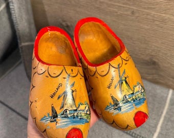Vintage Holland handsnidade träskor i litet par | Europeiska traditionella holländska skor | Hantverksmässigt tillverkade träklompen