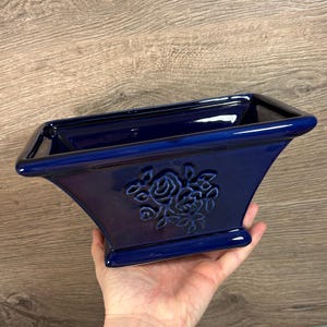 Vintage blaue Keramik rechteckig geprägte Blumenmotiv Herzstück Obstschale | Blumenmantel Vase | Kobaltblaue Innendeko & Accessoire