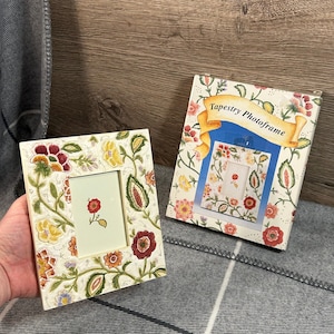 Begagnad Leonardo Collection Gobeläng Fotoram i Originalask | Hållare för botaniska och blommiga minnen | Mysig heminredning och accessoarer