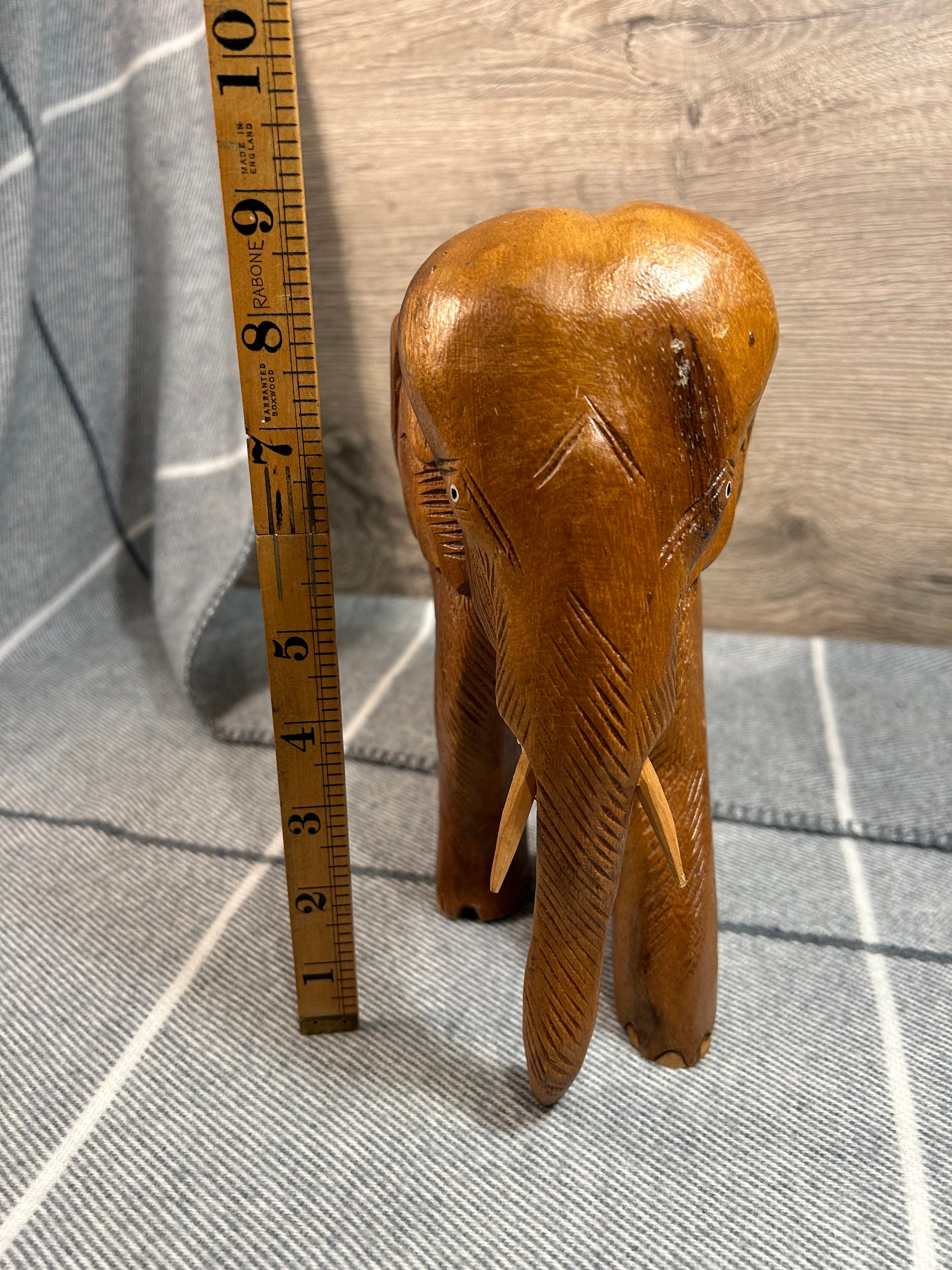 木彫りの大きい象チーク材 ヴィンテージの大型手作り木製チーク材象像 | タン色の無垢材
