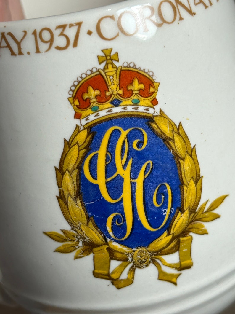 Vintage King George VI Queen Elizabeth Coronation May 1937 Official Collectible Tea Coffee Mug Made in England Monarch's Dieu et mon droit image 10