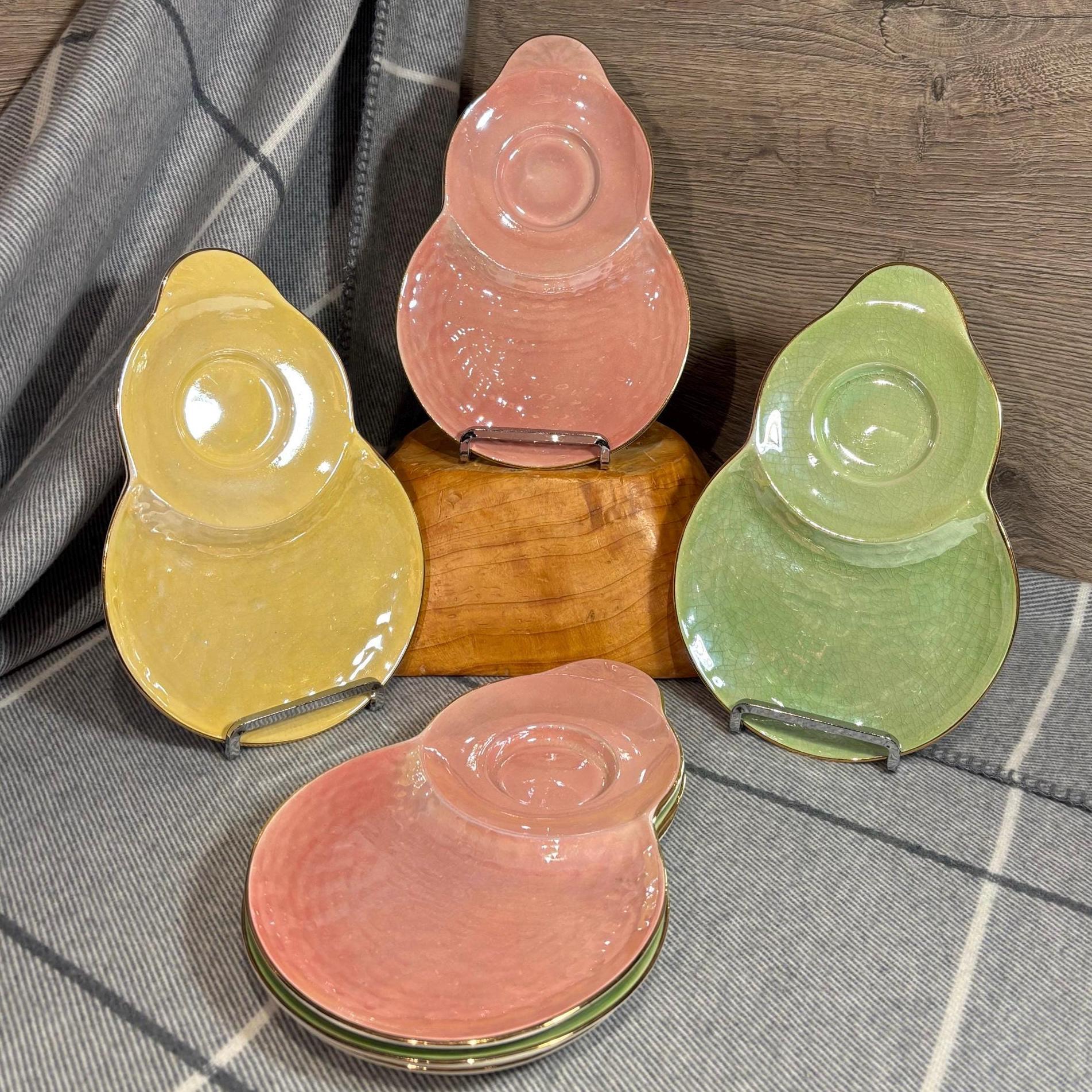 Vintage Maling England Sechs vergoldete weiche Pastell Lustreware Keks Teller Untertassen | Farbenfrohes eingebautes Cookie Snack Englisch Pearlescent Tablett Set