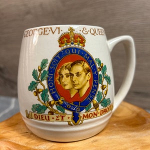Vintage King George VI Queen Elizabeth Coronation May 1937 Official Collectible Tea Coffee Mug Made in England Monarch's Dieu et mon droit image 6