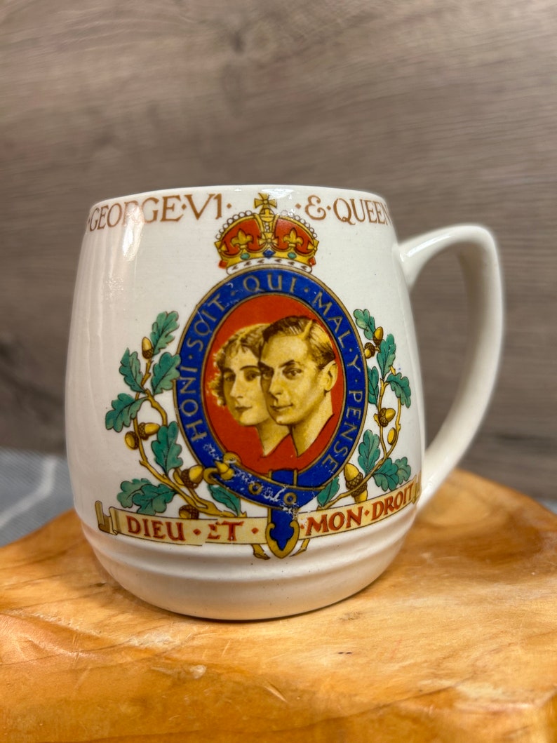 Vintage King George VI Queen Elizabeth Coronation May 1937 Official Collectible Tea Coffee Mug Made in England Monarch's Dieu et mon droit image 6