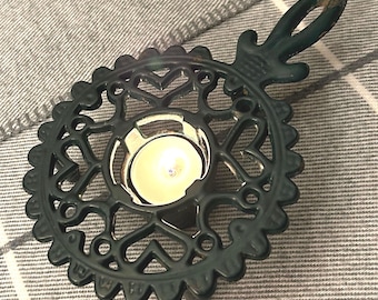 Salvamanteles pequeño de hierro fundido esmaltado verde resistente de estilo vintage con forma de corazón / Soporte para tetera o cacerola para mantener caliente las velas de té / Cocina rústica de estilo campestre