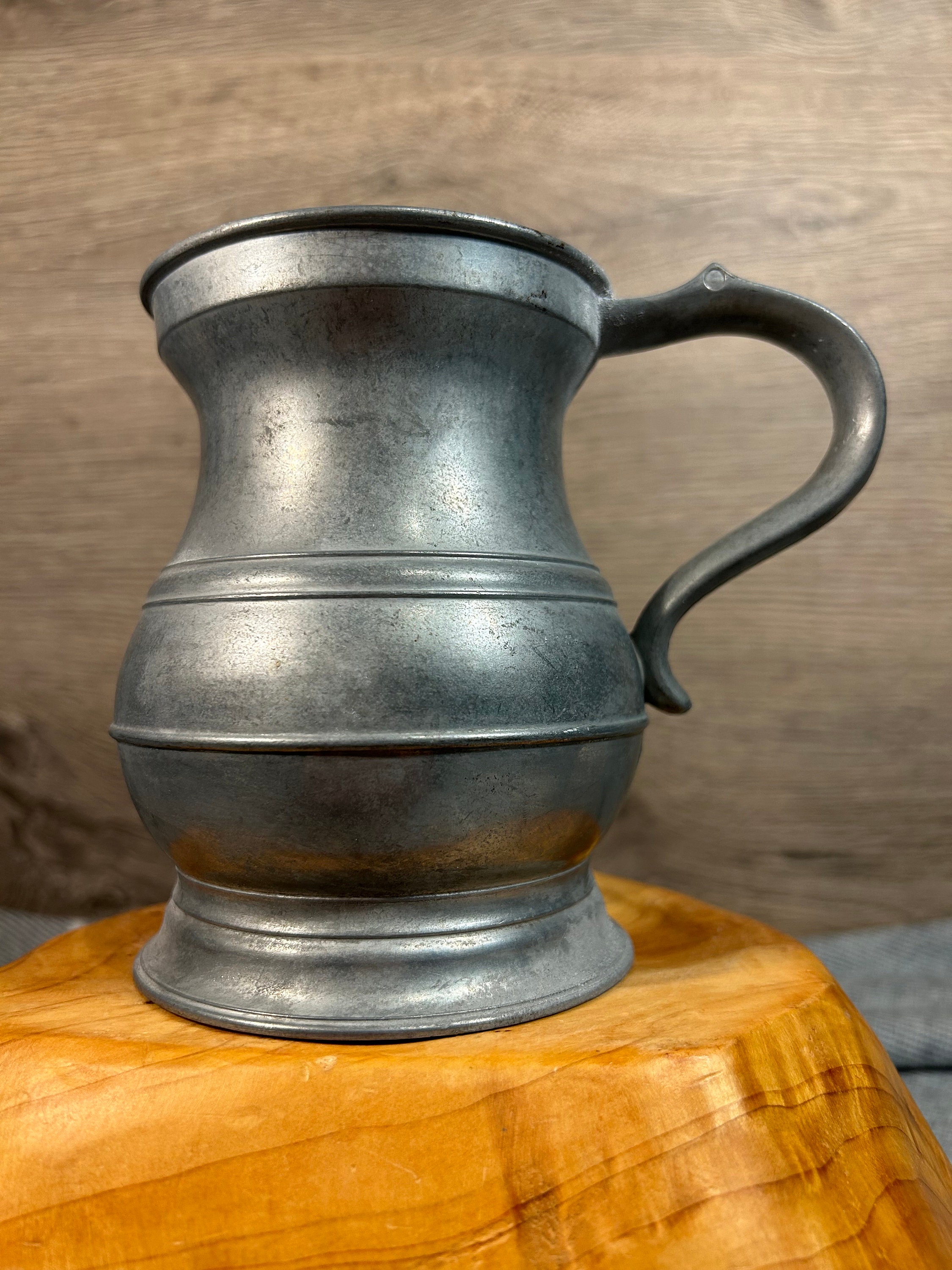 ヴィンテージシルバートーンのドイツ製コレクターズピューター製