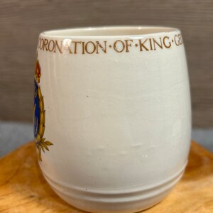 Vintage King George VI Queen Elizabeth Coronation May 1937 Official Collectible Tea Coffee Mug Made in England Monarch's Dieu et mon droit image 4