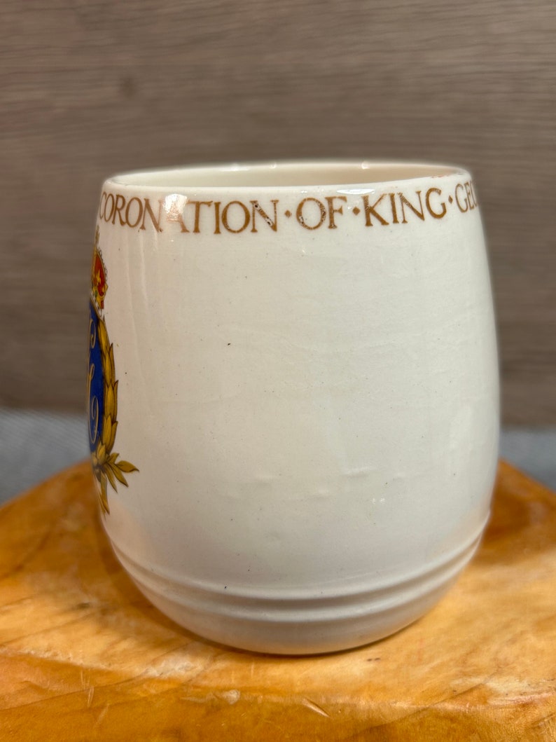 Vintage King George VI Queen Elizabeth Coronation May 1937 Official Collectible Tea Coffee Mug Made in England Monarch's Dieu et mon droit image 4