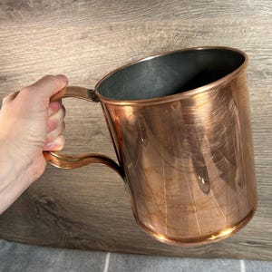 Vintage Hand Crafted XXL Rustic Copper Tankard Mug with Handle | Rustic Gold Metal Pan Kitchenalia | Farmhouse Flower Old Planter Pot Stand