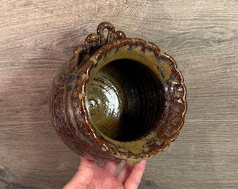 Cerámica vintage de estudio hecha a mano, redonda, de gres moteado marrón, salero / Cocina rústica campestre / Cocina artesanal rural provincial