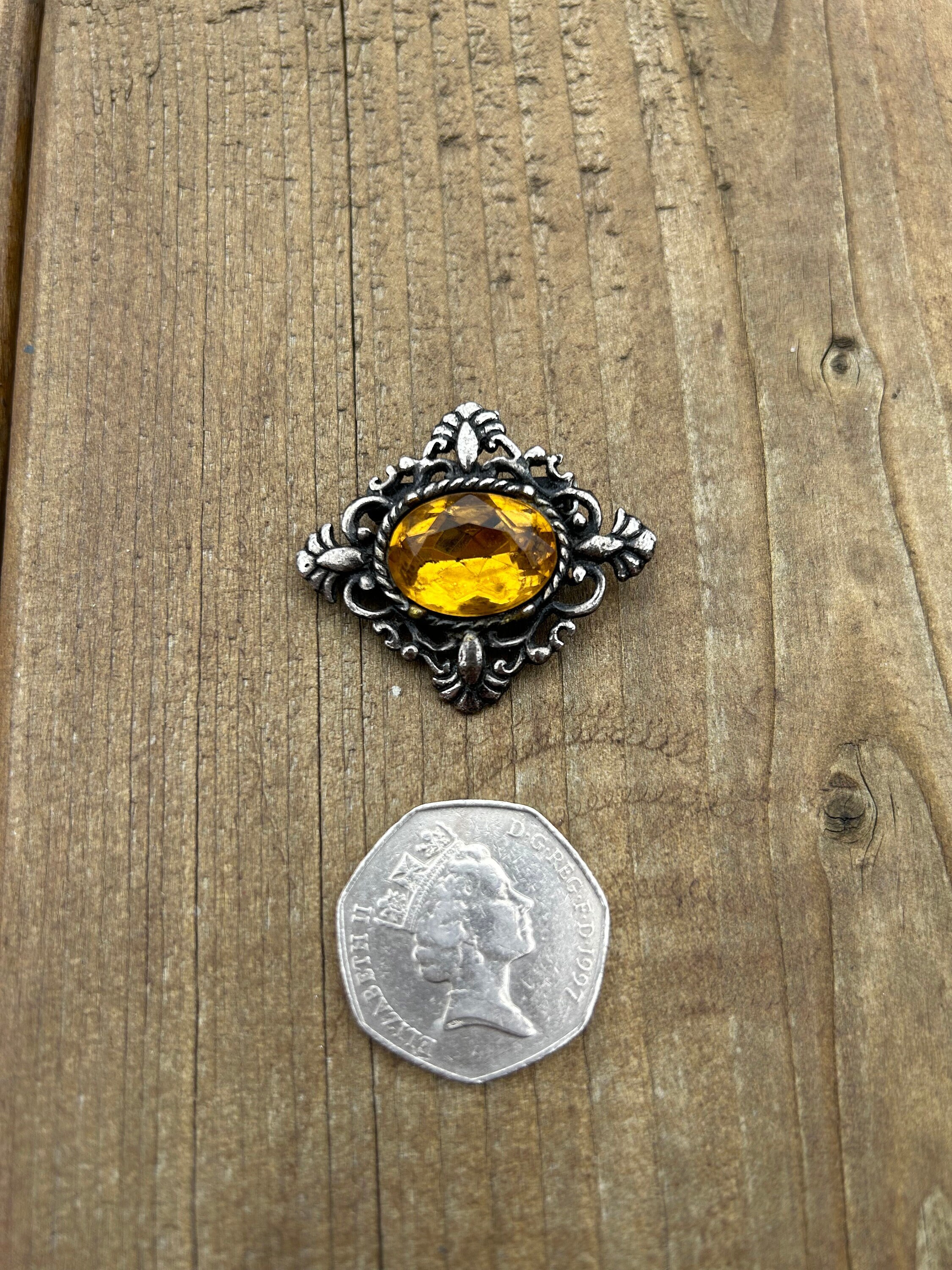 Broche Vintage Ovale Or Et Ambre - Résine Cabochon - Bijou Ancien - Occasion Bon état