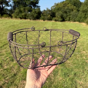 Vintage Small Rustic Chicken Eggs Wire Basket Holder | Pantry and Kitchen Countertop Egg Storage | Farmyard Versatile Kitchenalia Metal Rack