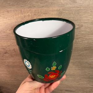 Maceta de cerámica SK vintage hecha en Alemania con pequeñas flores pintadas a mano en verde alpino / Macetas alemanas / Accesorio para estantes