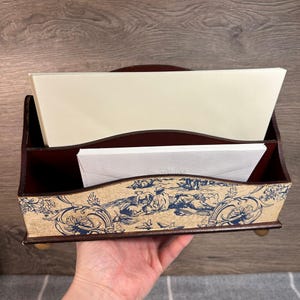 Estante para cartas con patas, estilo victoriano, estilo shabby chic y madera oscura vintage, organizador de escritorio de estudio, organizador de oficina y soporte de madera para pasillo.