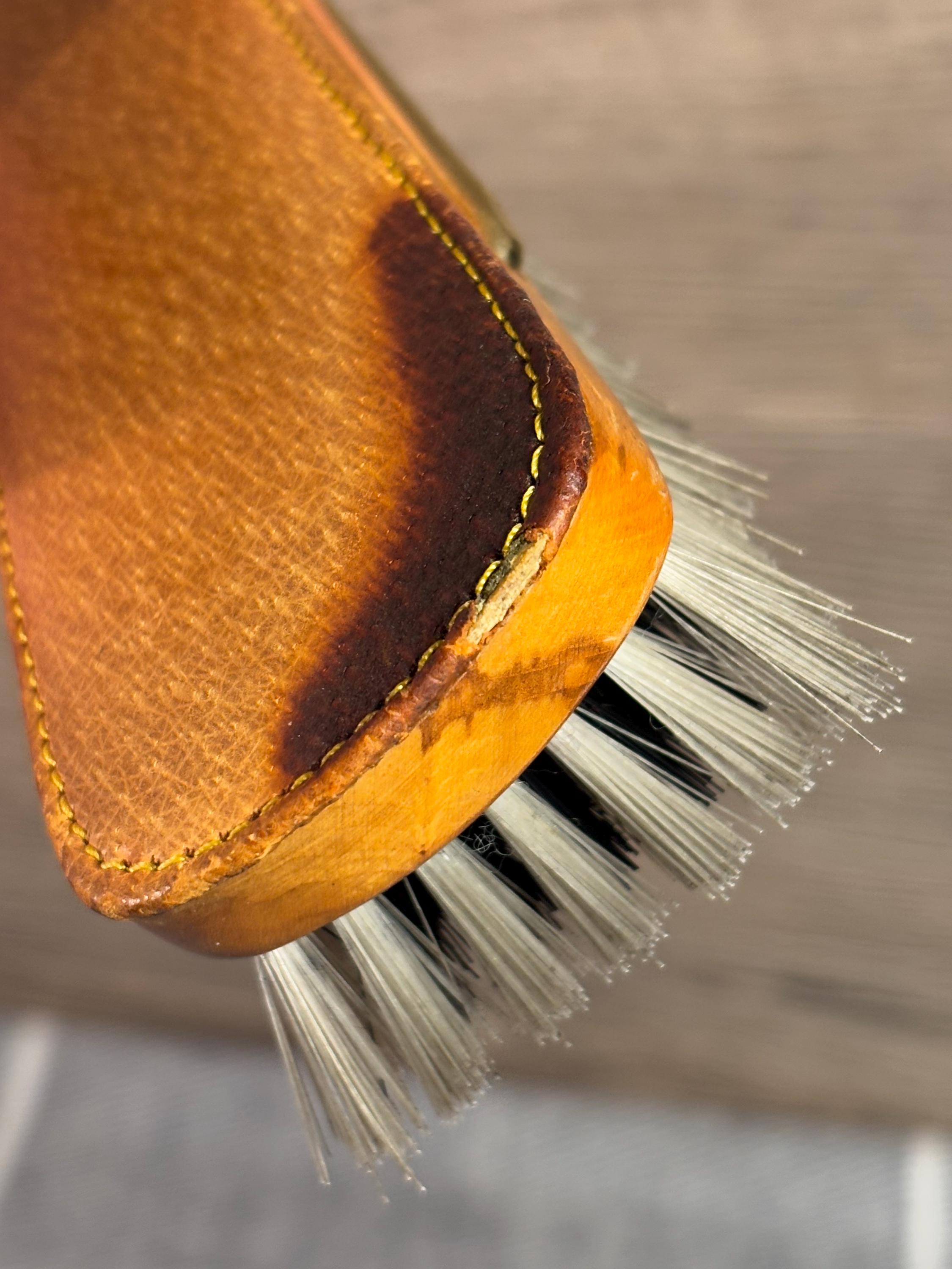 Brosse à Peluches Vintage En Bois Avec Longue Poignée - Marque Shields - Fabriqué Au Japon - Occasion Très Bon état